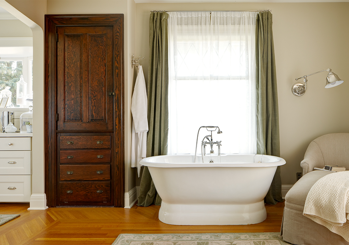 A handsomely restored washroom
in a Foursquare in Queen Anne, by
Blue Sound Construction.