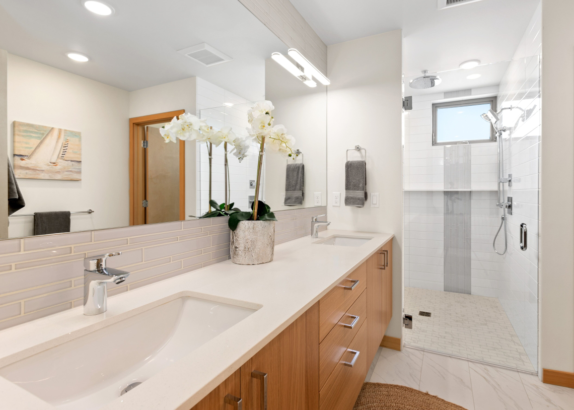 Haberzetle Homes Playful All-Electric 4-Star Townhomes bathroom