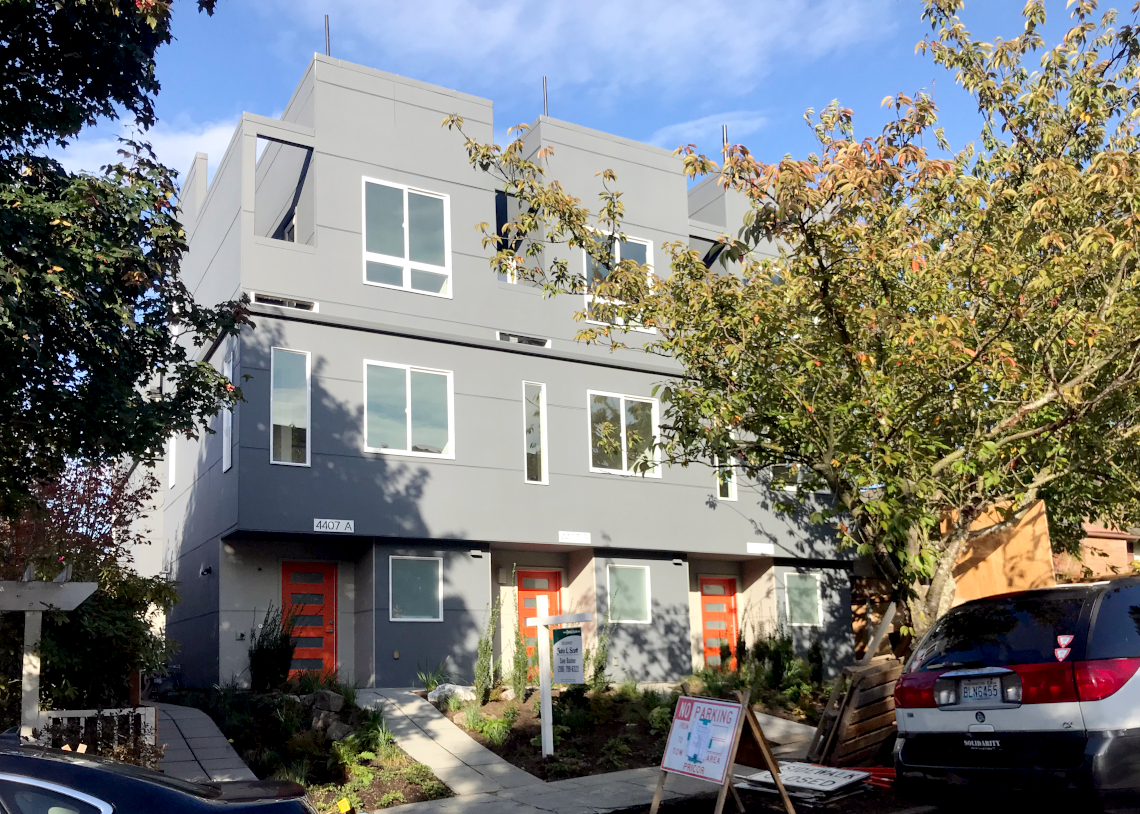 Chieftan LLC: West Seattle 4-Star Townhome exteriors