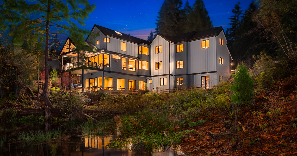 Lochwood-Lozier Northwest Idea House exterior back