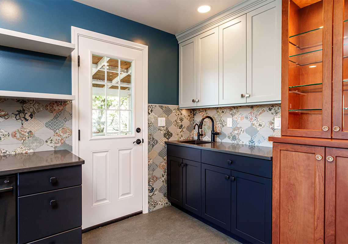 Coons Construction Eclectic Artist’s Remodel, kitchen